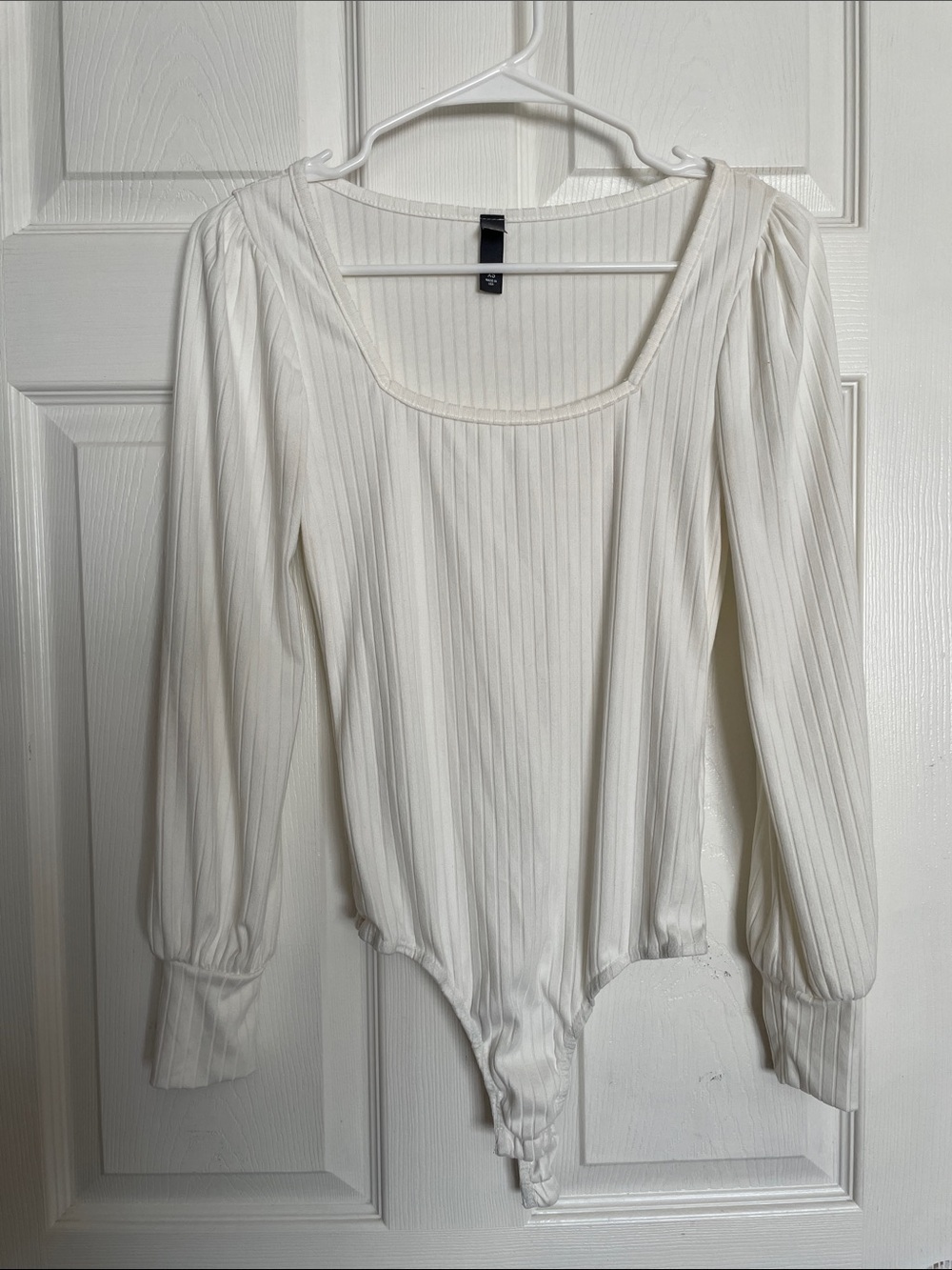 Alya Womens size XS Long Sleeve White Ribbed Scoop Neck Bodysuit